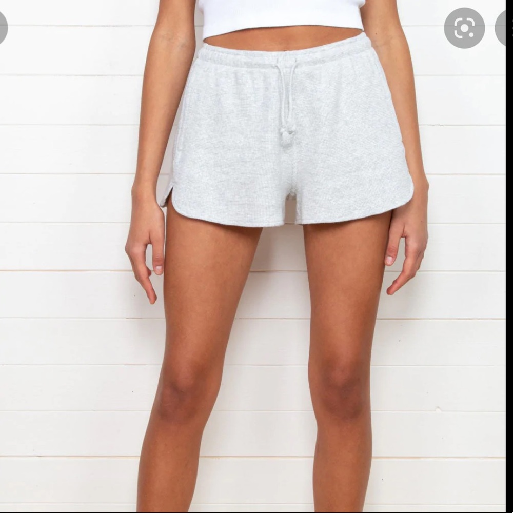 Brandy Melville summer shorts🤍